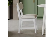  white chair   
