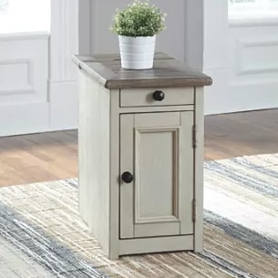 Bolanburg Chairside Table