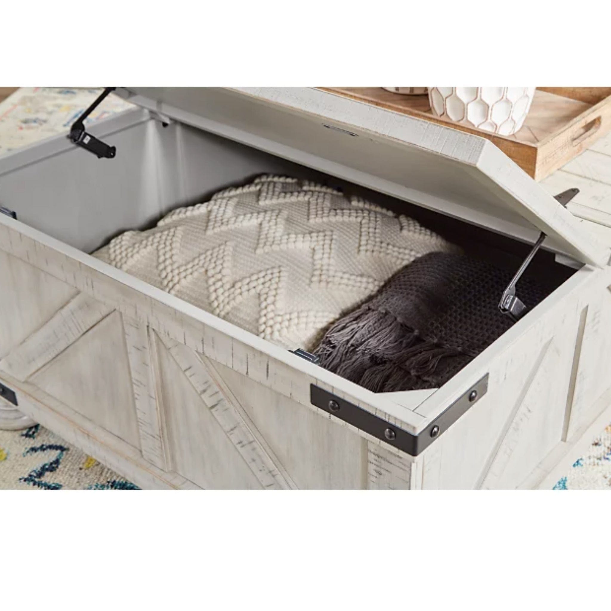 Carynhurst Cocktail Table