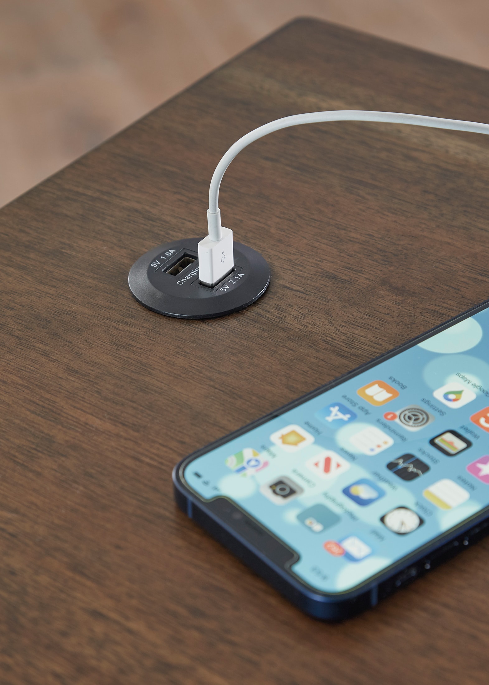 Moriville Chairside Table