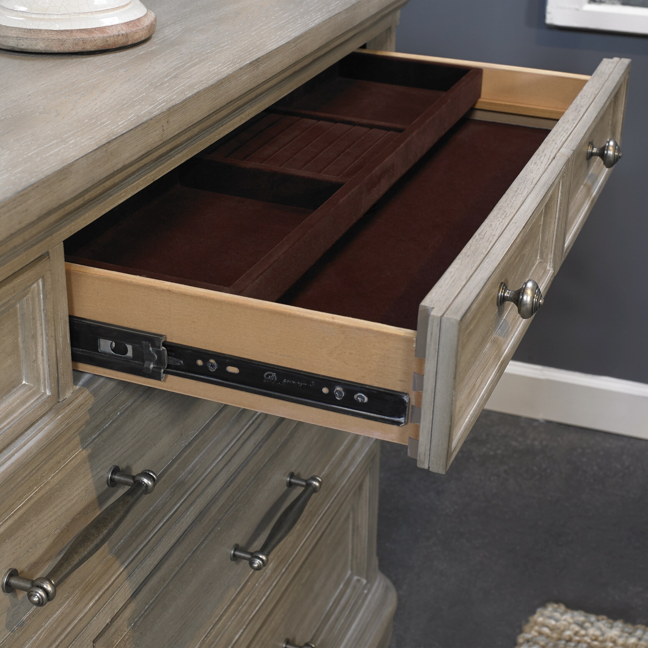 Abington 4 Piece Queen Bedroom