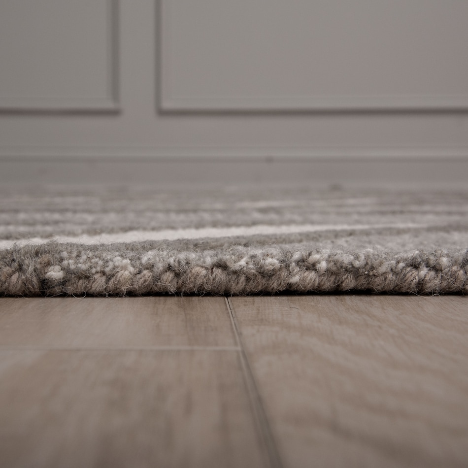  ivory rugs   rug pads x  