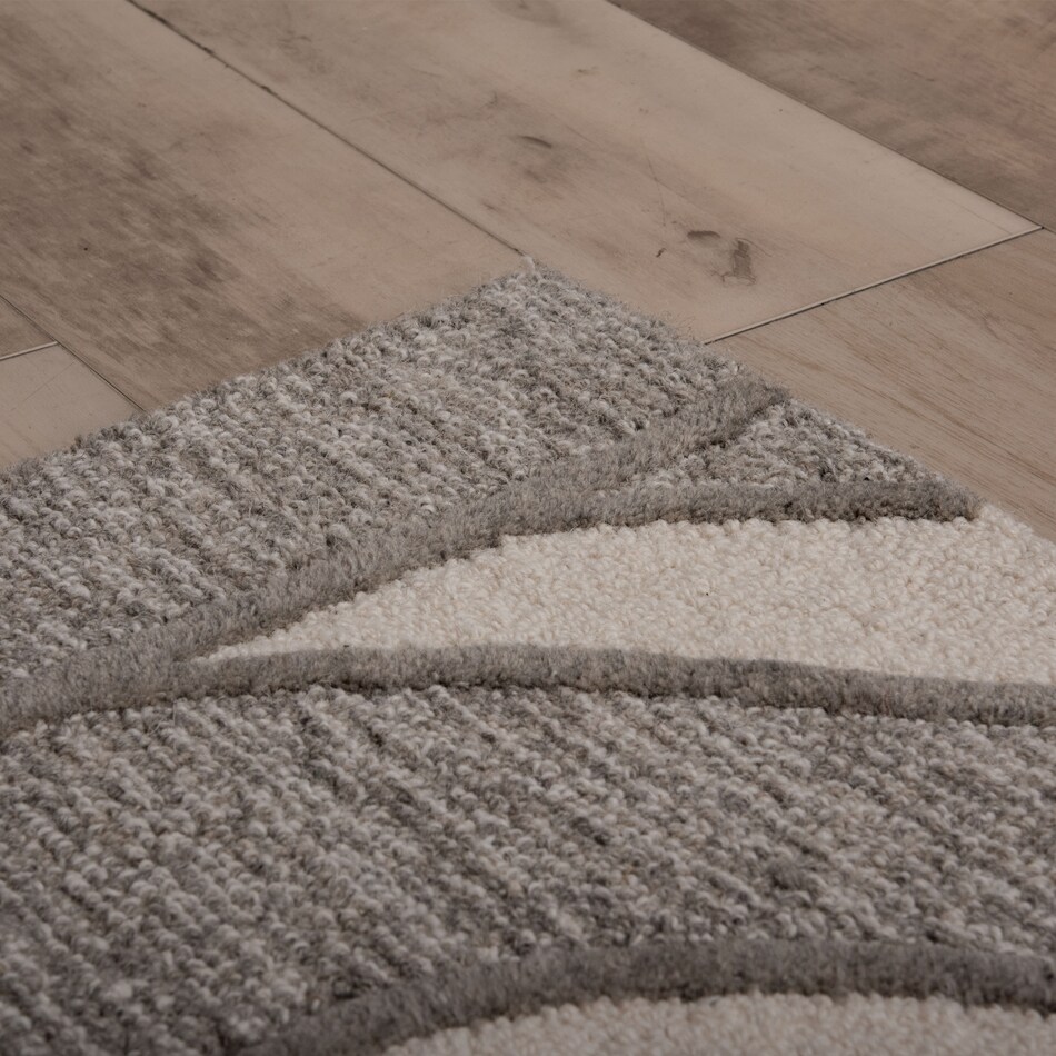  white rugs   rug pads x  