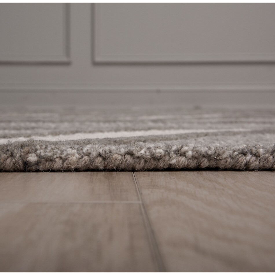  white rugs   rug pads x  