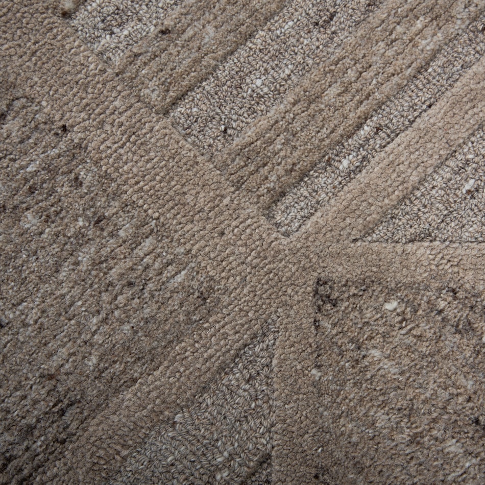  brown rugs   rug pads x  