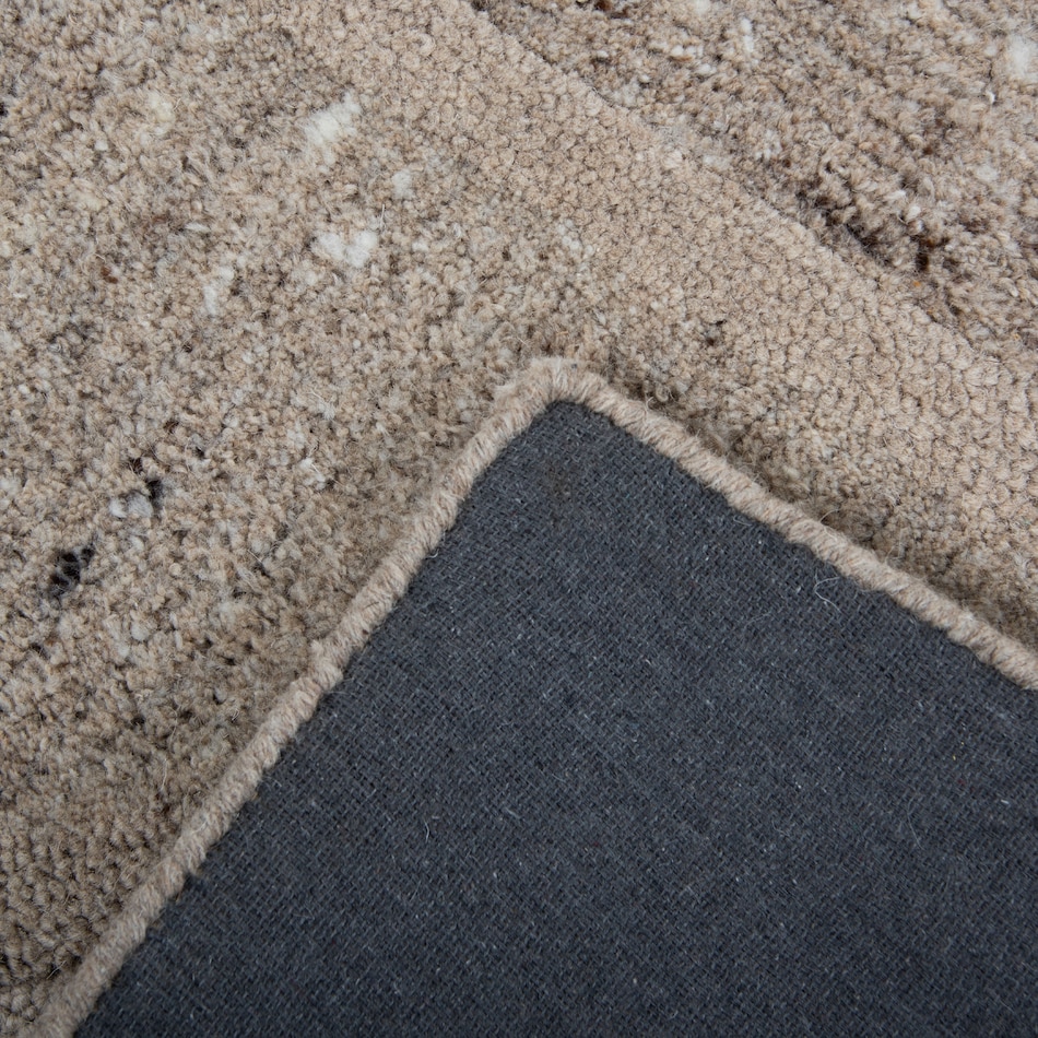  brown rugs   rug pads x  