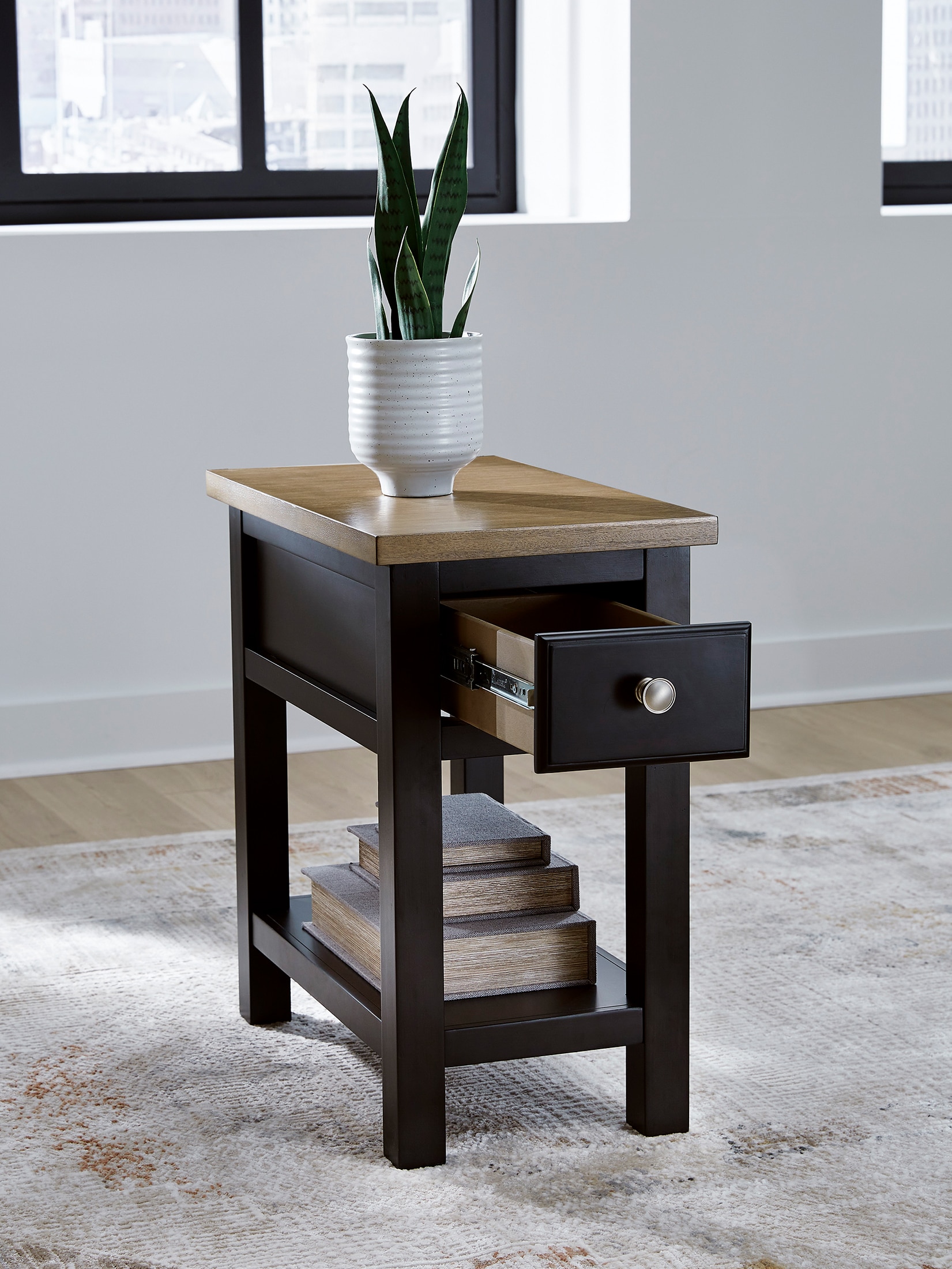 Drazmine Chairside Table