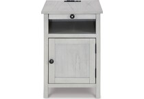 Treytown Chairside Table