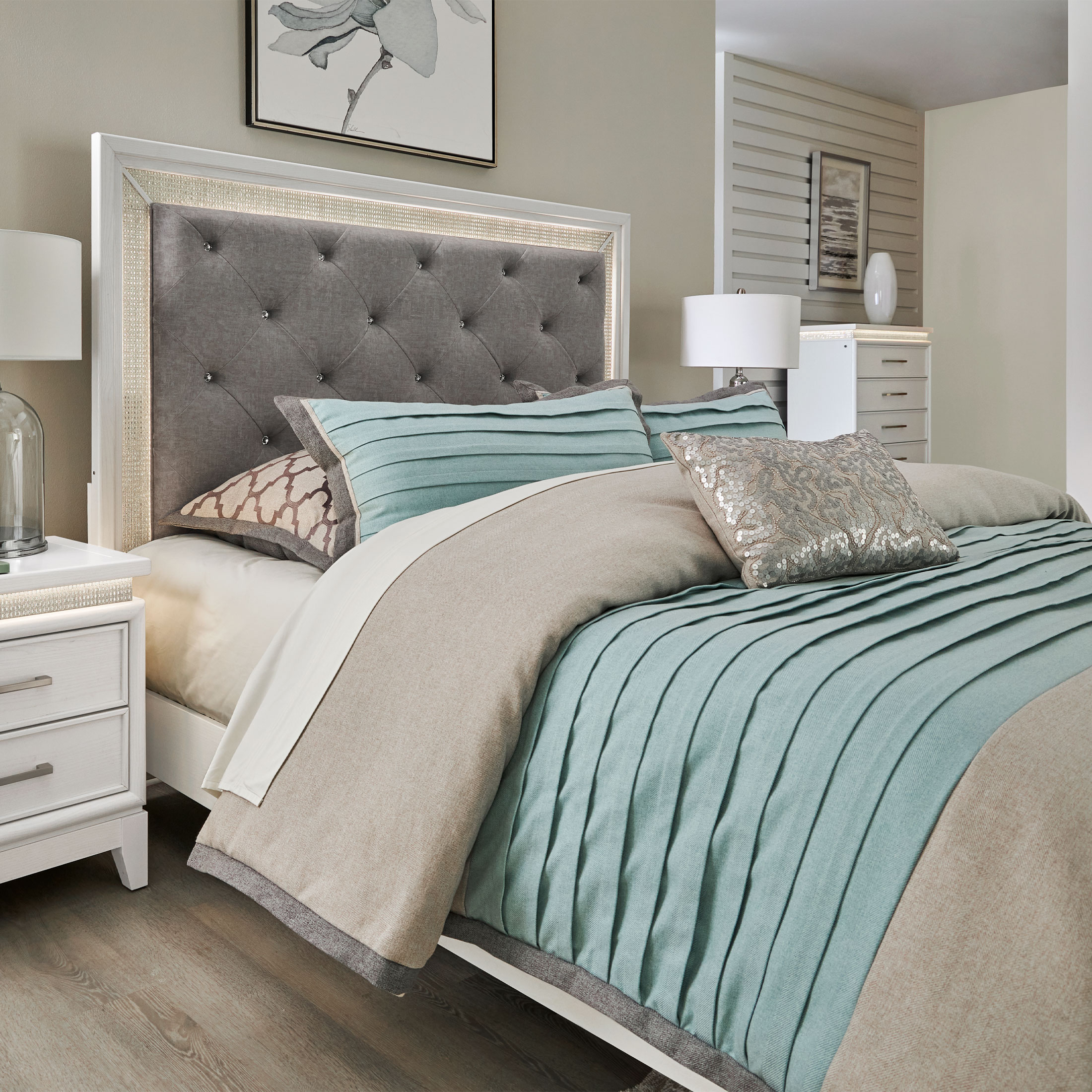 Reflections Queen Bed