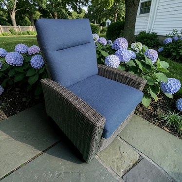 Como Outdoor Recliner