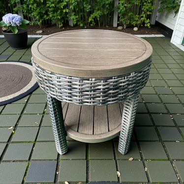 Como Outdoor End Table
